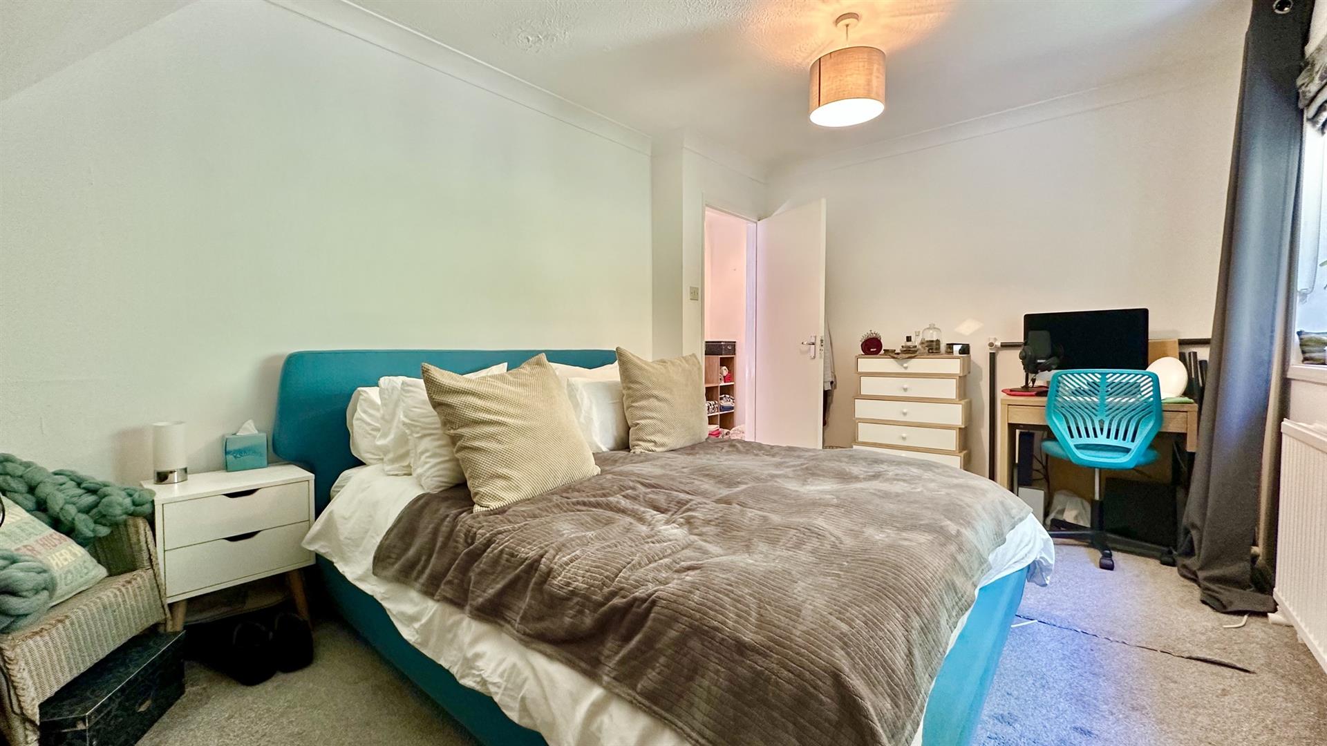 2 bed property in Stonefield Road, Hastings